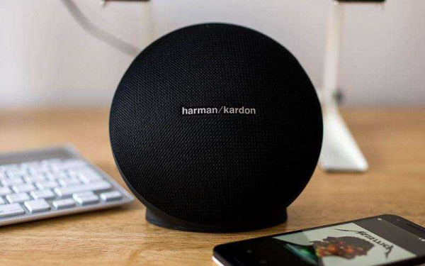 Bluetooth-динамик, который подойдет и для гостиной – Обзор Harman Kardon Onyx Mini