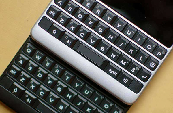 Обзор BlackBerry Key2: дайте шанс физической клавиатуре