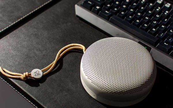 Bluetooth динамик бросает вызов законам физики, Bang & Olufsen Beoplay A1 – Обзор