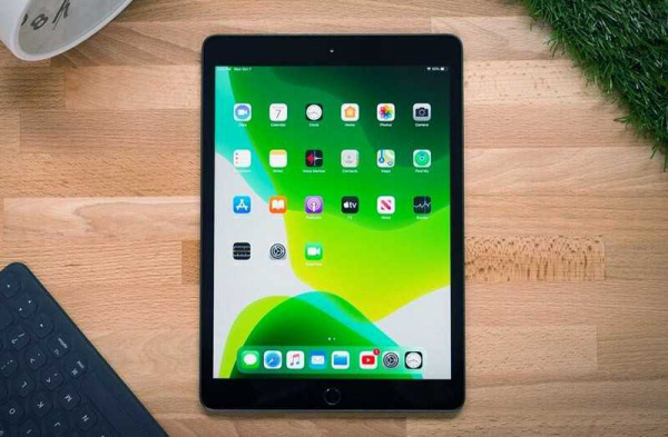 Обзор iPad 10.2: обновлённый дешёвый планшет от Apple