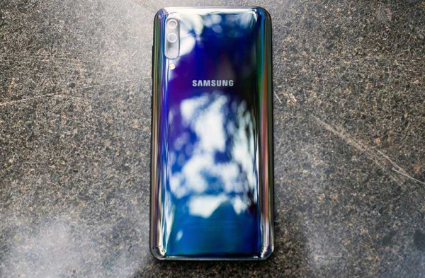 Обзор Samsung Galaxy A50: лучший средний смартфон Samsung