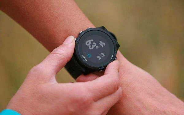 Обзор Garmin Forerunner 935: умные часы с мультиспортивными функциями